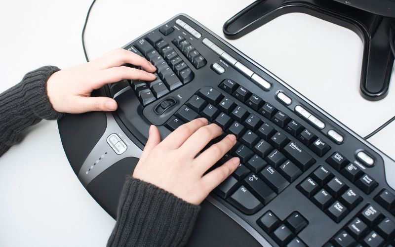 Using Ergonomic Equipment for Carpal Tunnel Syndrome