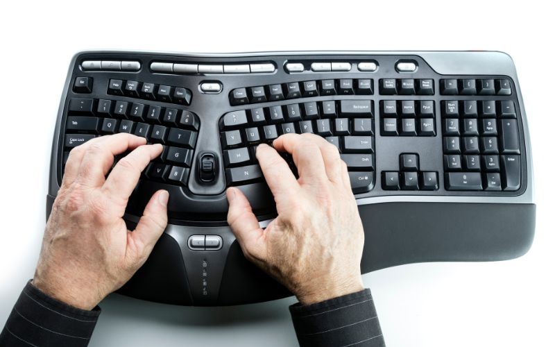 How does an ergonomic keyboard work?